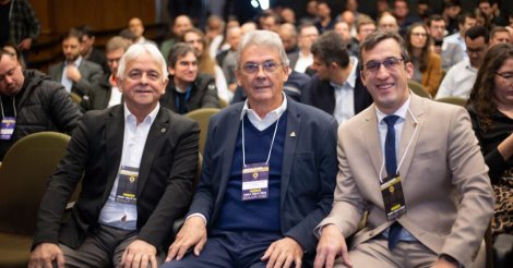 Engenheiro imbitubense é homenageado/CINASE/maior encontro/setor elétrico/que premiou destaques nacionais/inovação/tecnologia/energia
