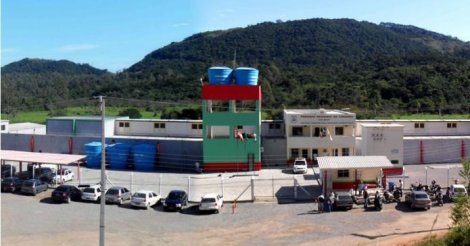 Esquema de entrada de drogas e celulares no Presídio de Tubarão é investigado