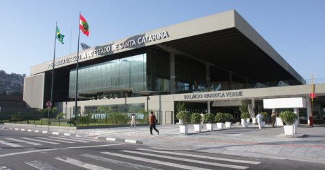 Evento gratuito em Florianópolis qualifica vereadores e assessores para comunicação estratégica no mandato