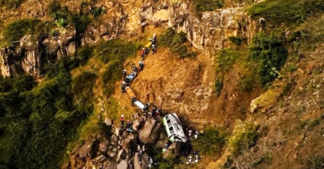 Excursão ao vulcão Pico do Fogo termina em tragédia após ônibus cair em ribanceira e deixar 25 mortos