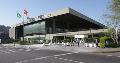 Executivo SC encaminha à Assembleia pacote com 58 projetos de lei
