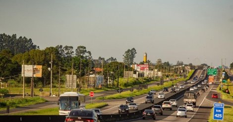Feriado de Proclamação da República deve levar mais de 700 mil veículos ao trecho sul da BR-101
