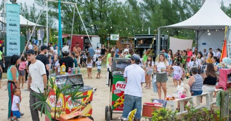 Festival em SC celebra temporada das baleias-franca com shows, comida artesanal e flash tattoo