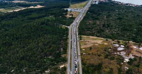 Filas quilométricas e horas de espera: PRF atualiza situação da BR-101 em Laguna após interdição de ponte
