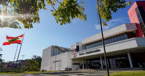FLORIANÓPOLIS / Centro Administrativo do governo do Estado ganha uma cerca de proteção