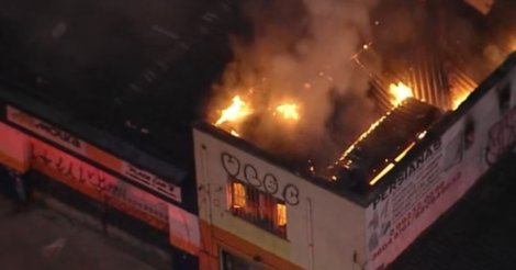 Fogo consome edificação comercial em área turística de SC