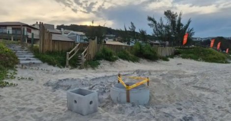 Garopaba. / Justiça manda remover estruturas instaladas em praia após impasse ambiental
