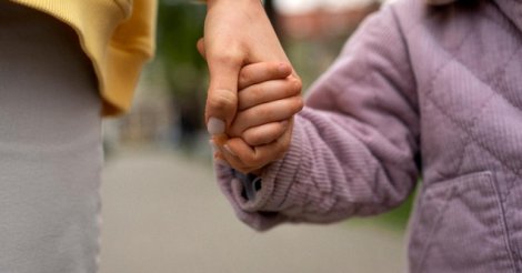 Imbituba / Criança de 5 anos é recolhida pelo Conselho Tutelar após responsáveis serem presos por tráfico na cidade