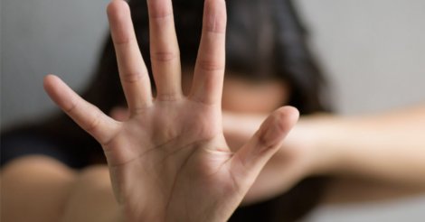 Imbituba / Ele me agride há muito tempo / após violentar esposa, homem se altera durante discussão e chuta viatura, e é preso.