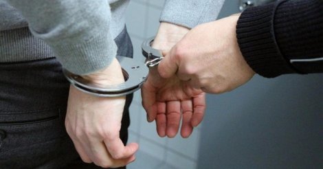 Imbituba / Ex-policial que invadiu casa e executou jovem em frente à esposa e filhos é condenado a 30 anos