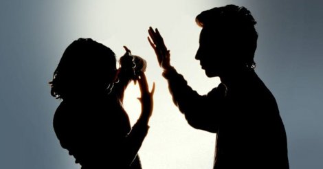 Imbituba /  Homem embriagado quebra janelas, ameaça companheira de morte e é preso 