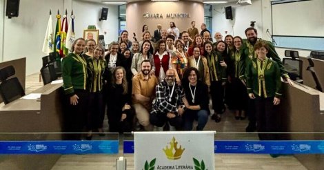 Imbituba / Medalha Patrono Poeta Vevé premia pessoas que promovem arte e saber na cidade