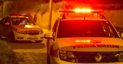 IMBITUBA / Suspeito foge e deixa drogas e dinheiro para trás em ação da Polícia Militar na cidade