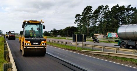 Interdições de faixas e lentidão; confira o cronograma de obras semanal na região Sul da BR-101