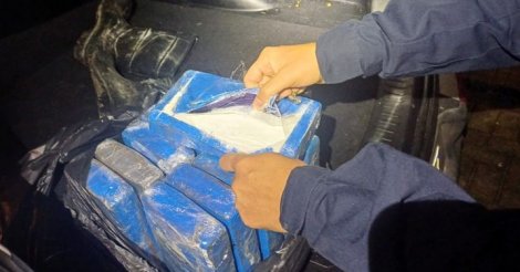 Laguna / Dupla é presa com 12 quilos de cocaína na BR-101 no município