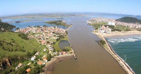 Laguna pede apoio do Porto para incluir trajeto da balsa em dragagem