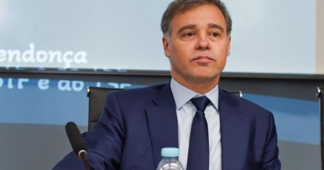Mendonça solta críticas à Corte durante evento em Lisboa