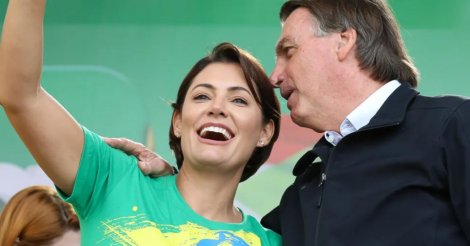 Michelle quebra o silêncio e revela mensagem de Jair Bolsonaro após derrota de Flávio e saída do Brasil