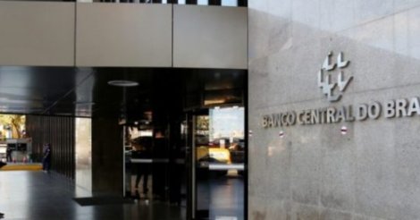 Novo aumento na taxa de juros. Economia do país vai de mal a pior/ e mais noticías