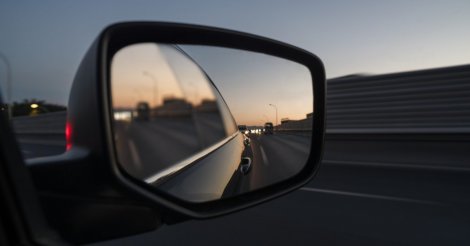 O que é a nova Lei do Retrovisor e quais serão as regras para os motoristas em 2026