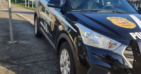Operação prende dois homens por tráfico de drogas em Laguna