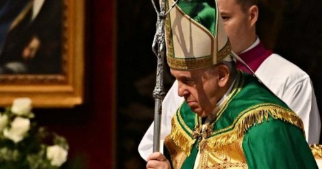 Papa Francisco está com infecção polimicrobiana e Vaticano diz que situação clínica é 'complexa'