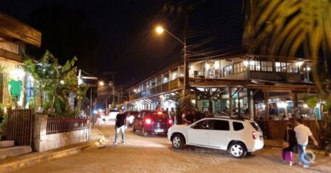 Polícia registra cerca de 30 ocorrências de perturbação do sossego na Praia do Rosa em menos de 24 horas