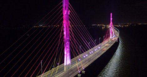 Ponte Anita Garibaldi ganha iluminação especial em homenagem as mulheres