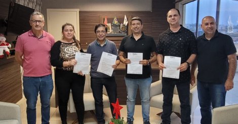Prefeitura realiza repasse para CDL decorar a cidade para o Natal 2024