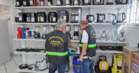 PROCON de Imbituba realiza fiscalização em lojas da região central para garantir transparência nas vendas e financiamentos