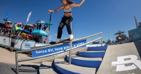 Rayssa Leal domina final, é campeã do STU de Porto Alegre e levanta torcida com manobra espetacular