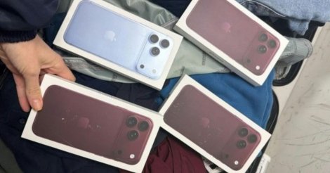 Receita para passageiros suspeitos/Foz do Iguaçu/mas ao abrirem malas descobrem dezenas/iPhones 18 recém-lançados avaliados/R$ 1 milhão