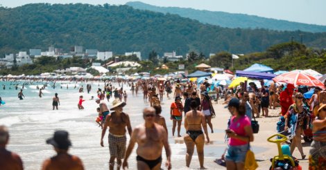 SC tem 2 dos 5 destinos do Brasil mais buscados por turistas estrangeiros para o Carnaval