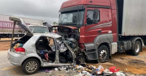 Seis pessoas da mesma família morrem em acidente com carreta que seguia para Imbituba