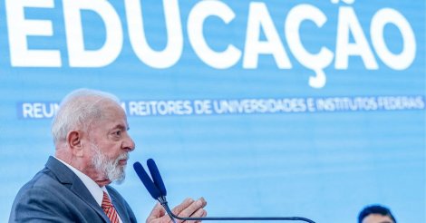 Sem vetos, Lula sanciona lei que pode retirar até R$ 16,6 bilhões da saúde e educação em 2027