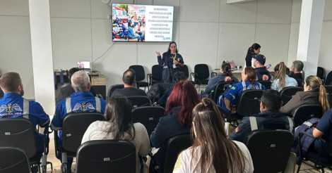 SEMSA promove capacitações sobre parto de emergência e manejo de crises psiquiátricas