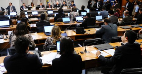 Senado aprova ‘pauta-bomba’ que reduz idade de aposentadoria para profissão essencial no Brasil