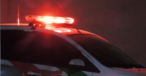 Sequência de crimes em três cidades da região termina com veículo roubado e completamente queimado