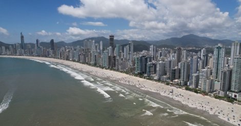 Servidor é demitido após apresentar atestado médico falso em Balneário Camboriú