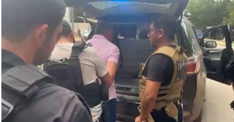 Tuta, atual líder do PCC, é expulso da Bolívia e chega algemado ao Brasil