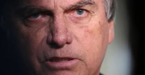 URGENTE: Moraes decreta prisão domiciliar de Bolsonaro