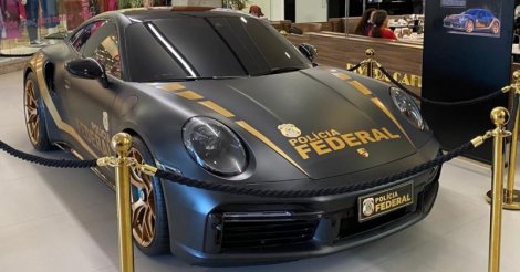 Viatura ostentação: Polícia Federal exibe Porsche 911 Turbo como parte da frota em SC