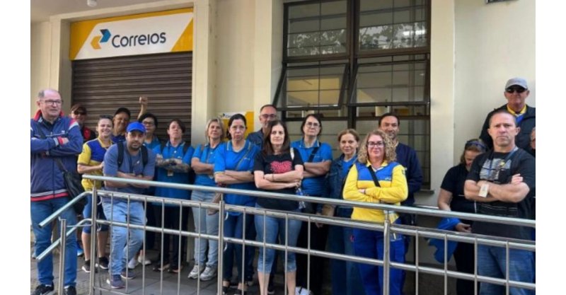 Trabalhadores dos Correios em SC entram em greve, diz sindicato