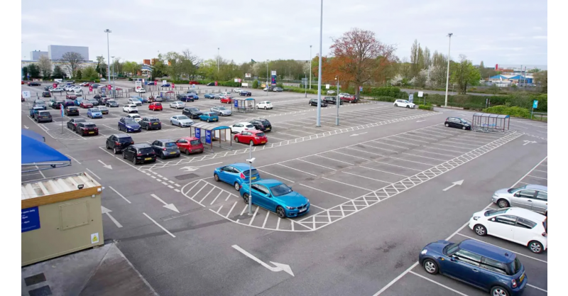 Trabalhadores podem deixar de pagar estacionamento em shoppings; veja quem teria direito