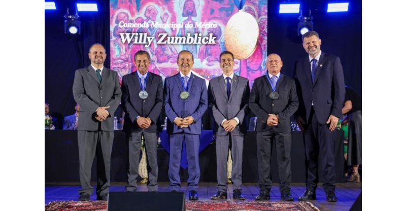 Tubarão / Governador, deputado e empresário recebem Comenda Willy Zumblick 