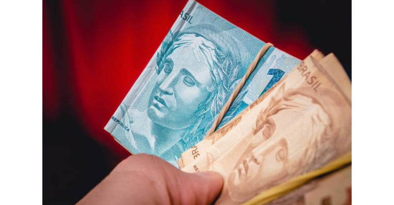TUBARÃO / Homem é preso após ser flagrado com R$ 230 em notas falsas