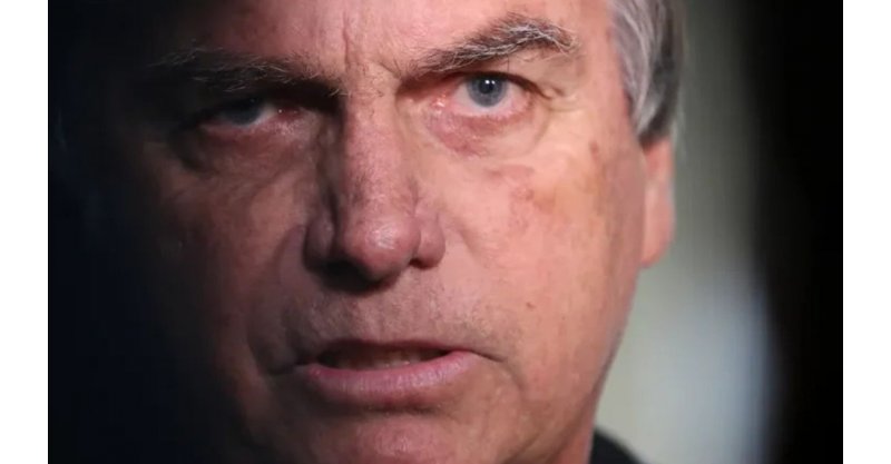 URGENTE: Moraes decreta prisão domiciliar de Bolsonaro